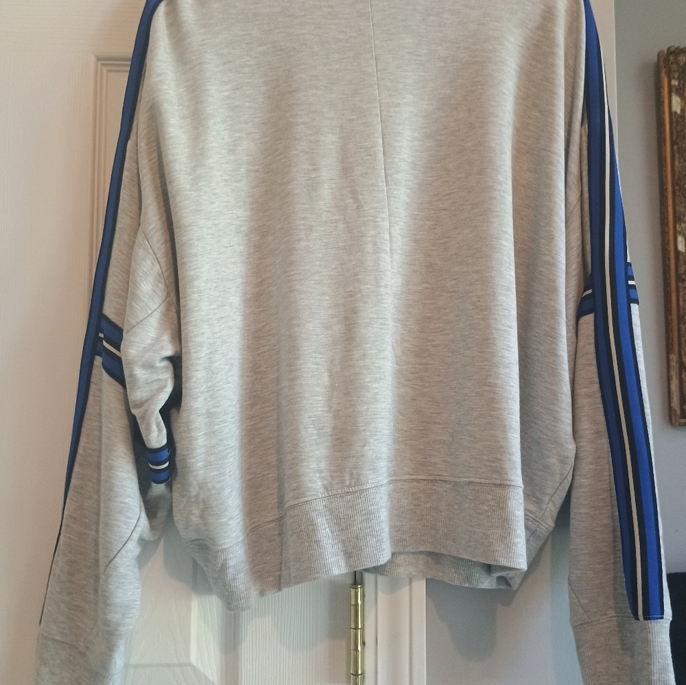 Express One Eleven Sweatshirt Super Duper Soft Size Large With Navy Stripe - Picture 8 of 13